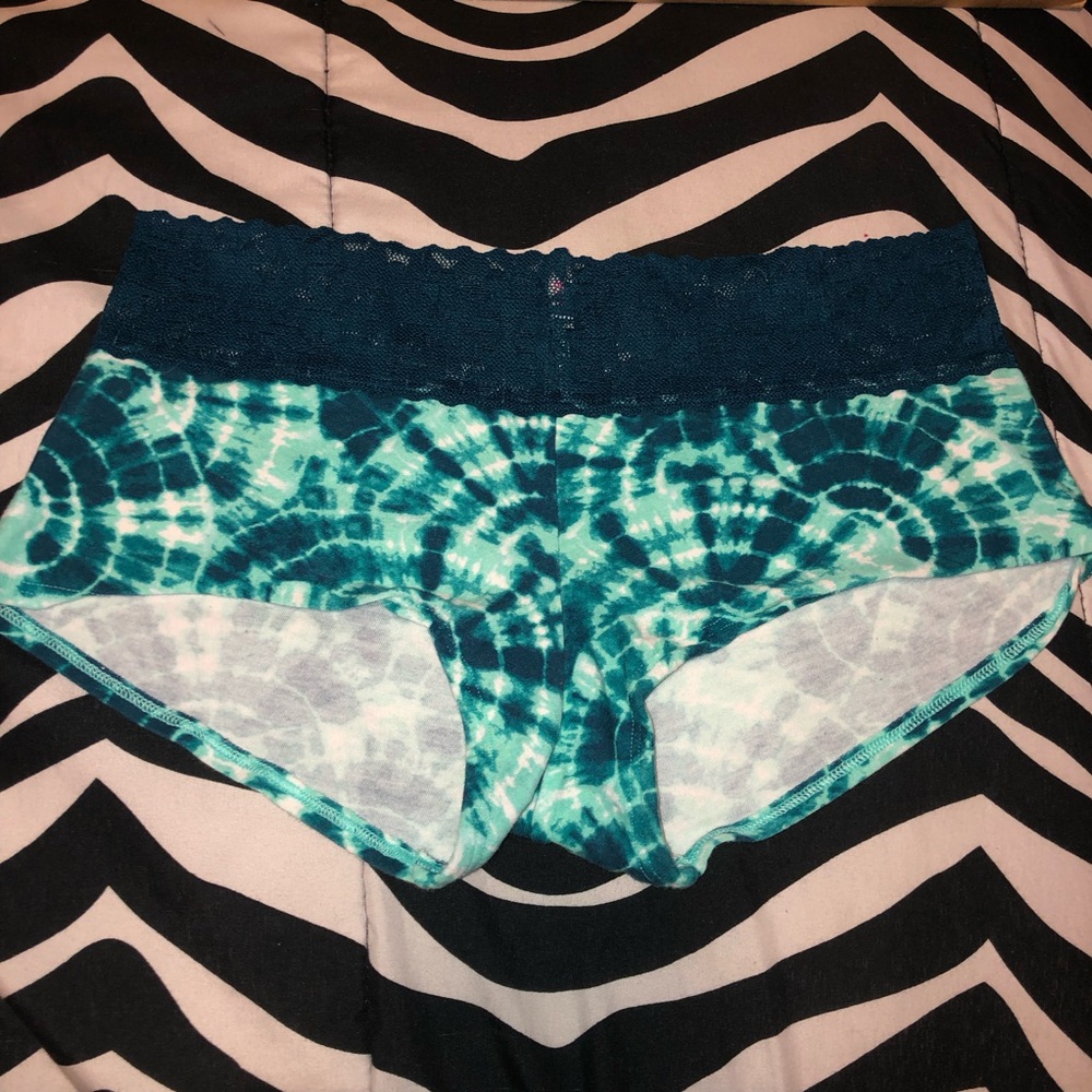 2016 Victoria’s Secret PINK Tie Dye Low Rise Boyshort, Size M